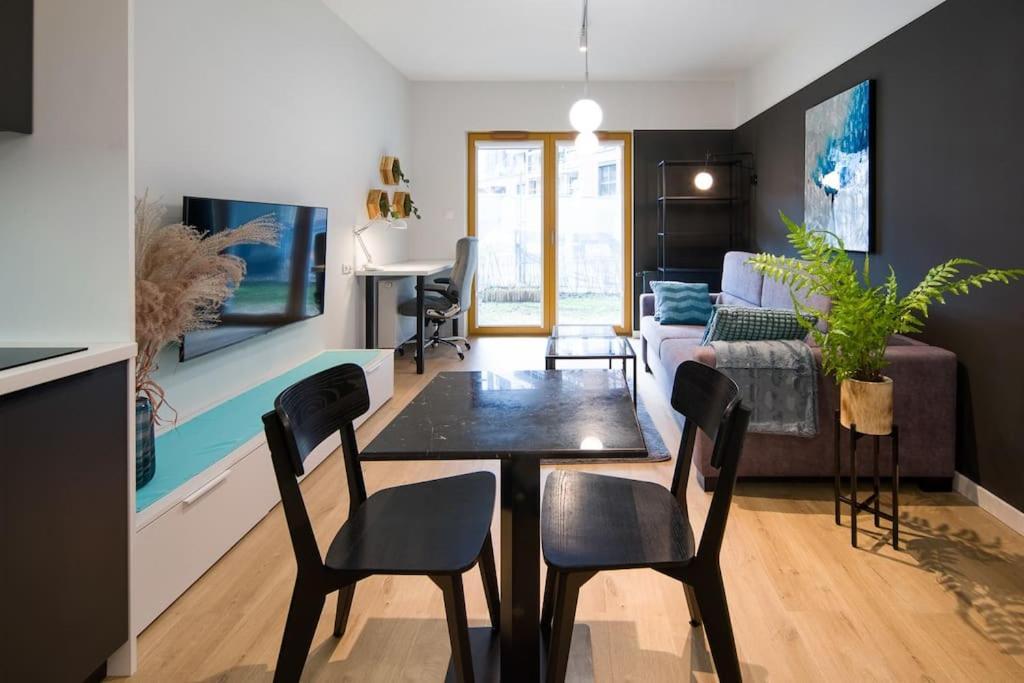 Modern Apt Next To Train Station Krakow Exterior photo